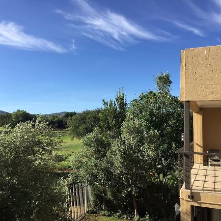 Beautiful Studio! Modern, Secure,Comfy Stay In Windhoek Golf Estate Exterior foto